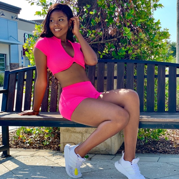 Hot Pink HoneyBum Top 💖 Only Worn Once ✨ - Picture 2 of 3